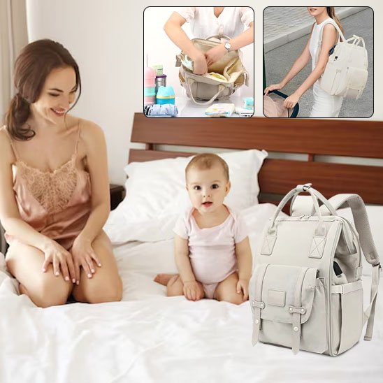 sac à dos à langer biege et maman joue avec son bébé sur le lit