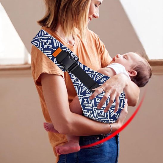 echarpe de portage bebe pratique sur maman prend son bébé qui dors